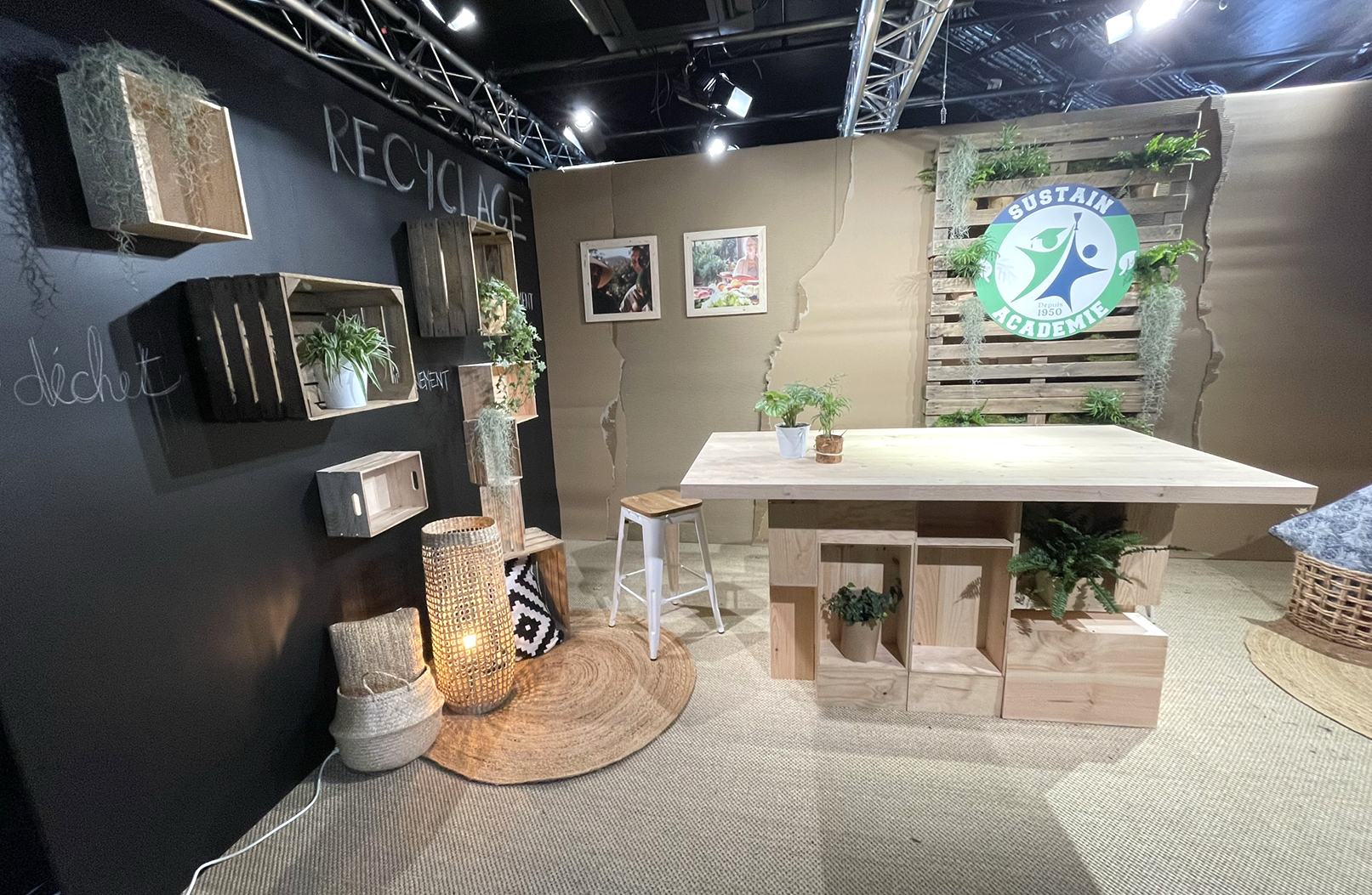 Stand éco-conçus pour Sustain academy
