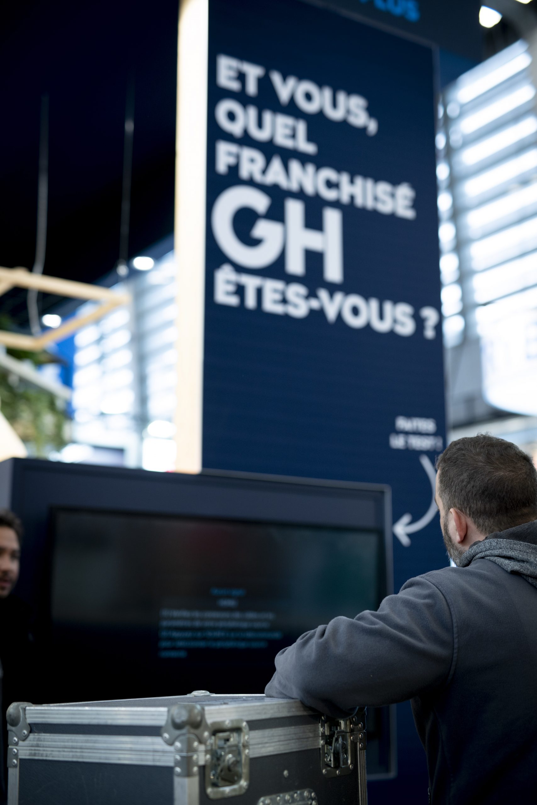 Stand guy hoquet en cours de montage